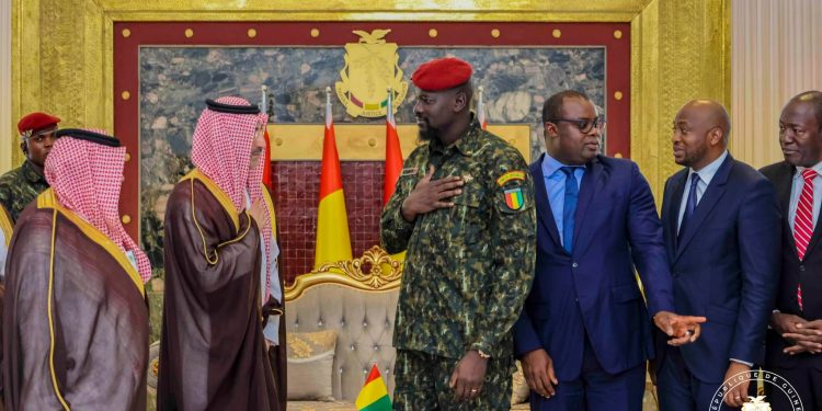 Le Président de la République de Guinée reçoit le PDG du Fonds Saoudien pour discuter des projets de développement 1 315574945 510340091128246 8334688042743658390 n