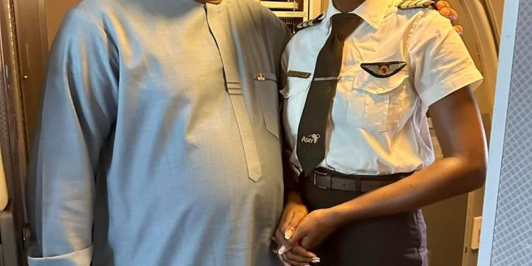 Transport aérien : Dr Morissanda Kouyaté, séduit par le travail d'une pilote africaine de Côte d'Ivoire 1 FB IMG 1683816575737