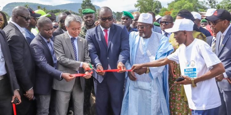 Transition : le premier ministre guinéen fait une promesse à Dubréka