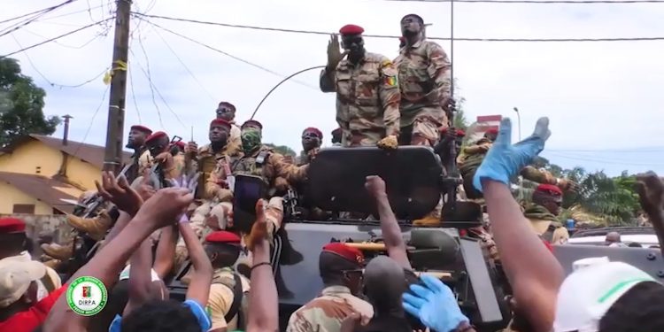 Guinée : Plus de 500 fonctionnaires en pleine activité déclarés «morts et radiés des effectifs ». 1 Afrique et ses coups d’État : un magazine de la DIRPA-GUINÉE