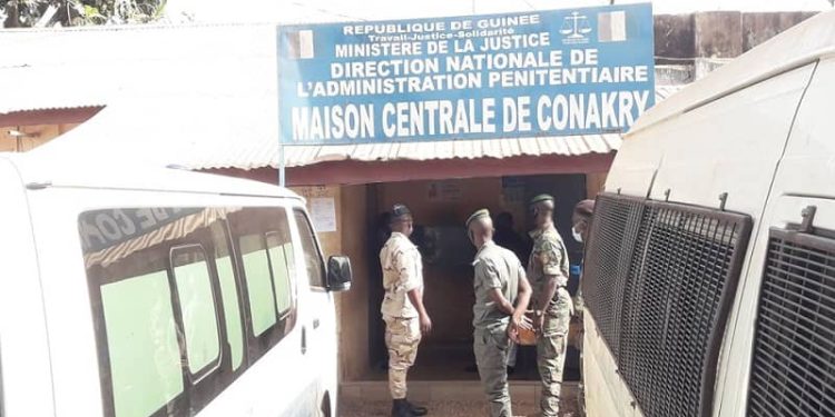 Justice : Les gardes pénitentiaires en colère, menacent de débrayer à Conakry