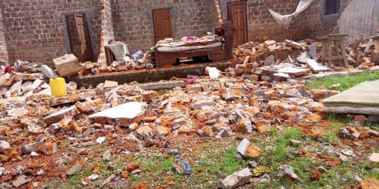 Sangarédi : plus de 60 bâtiments ravagés par un vent violent 1 Sangarédi : plus de 60 bâtiments ravagés par un vent violent