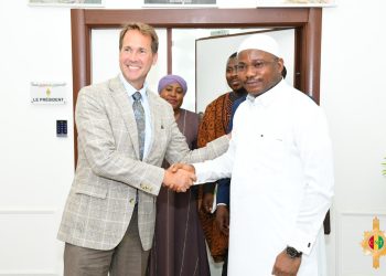 Diplomatie : l&rsquo;ambassadeur des États-Unis en Guinée reçu en audience par le président du CNT