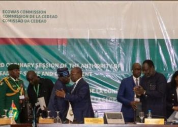 Transition/Guinée, Mali et Burkina Faso : la CEDEAO fixe des limites infranchissables (vidéo) 