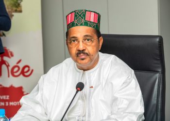 Dr MAMADOU PETHE DIALLO Ministre de la Sante et de lHygiene Pulique de Guinee