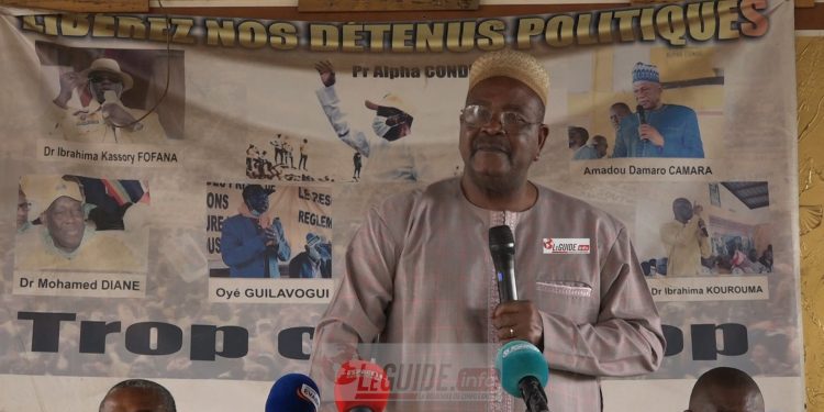 (Glissement du calendrier) en Guinée : « Ils vont trouver le RPG-AEC sur leur chemin », prévient Saloum Cissé 1 (Glissement du calendrier) en Guinée : « Ils vont trouver le RPG-AEC sur leur chemin », prévient Saloum Cissé