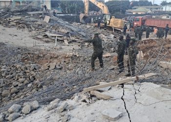 Effondrement d&rsquo;un immeuble à Matoto : le début des recherches d&rsquo;éventuels survivants