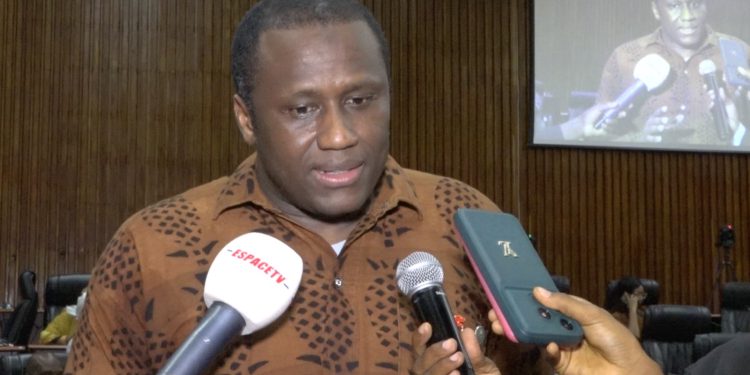 Guinée : la Banque Centrale présente le tableau de bord de l'économie du pays ( Communiqué) 1 Dr Karamo Kaba Gourverneur de la BCRG