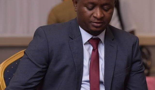 Moussa Moise Sylla gagne du soutien : « tu ne les ressembles pas… ils ne te méritent pas… », Gl Amara Camara 1 MMS 1