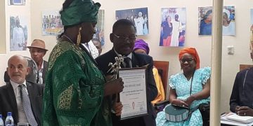 Hadja Djenabou Koumanthio Diallo prix de Bernard DADIE