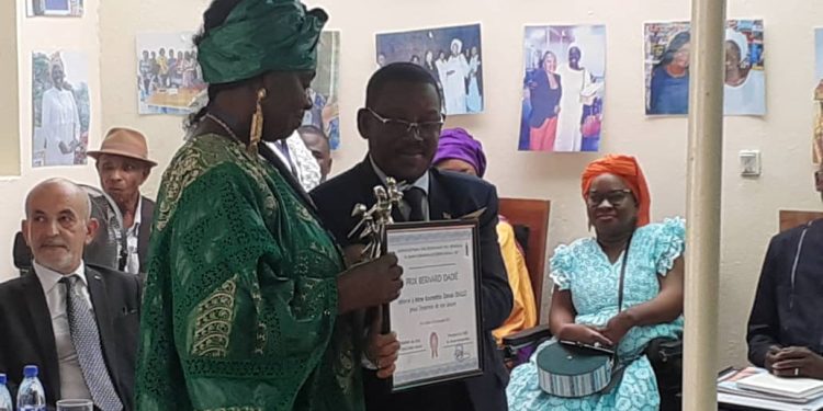 Prix Bernard DADIE : la guinéenne Hadja Djénabou Koumanthio Diallo, couronnée à Dakar 1 Hadja Djenabou Koumanthio Diallo prix de Bernard DADIE