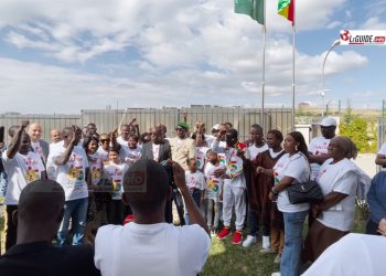Des Guineens a la residence de lambassadeur General Oumar Kande a Ankara