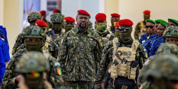 GÉNÉRAL MAMADI DOUMBOUYA ET DES MEMBRES DE FORCES SPÉCIALES