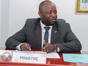 Mise en détachement d'office : le ministère de la Fonction publique fixe un délai de 10 jours aux députés et conseillers communaux élus 3 Faya François Bourouno, Ministre du Travail et de la Fonction Publique