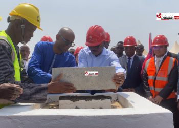 Pose de la primiere pierre