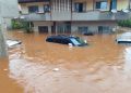 Des mainsons submergees par les eaux a Conakry