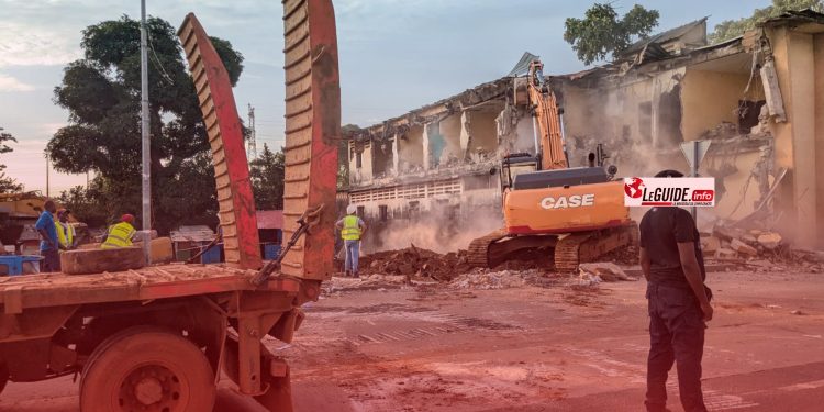 Santé : trois services importants vidés de leurs bureaux à Conakry 1 Santé : trois services importants vidés de leurs bureaux à Conakry