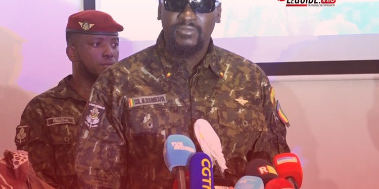 Politique : « Nous sommes tous pieds et poings liés à Doumbouya ! » 1 Ce que Mamadi Doumbouya a dit au CNT : « on ne fera pas partie d’après transition. Ça c’est clair ! », (archives)