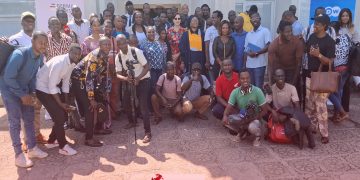 Des-journalistes-guineens-en-compagnie-des-responsables-allemands-a-la-MDP-Guinee.