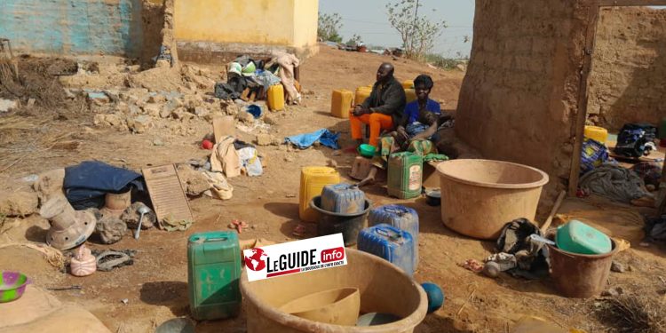 Siguiri/Kintinian :Un incendie mystérieux ravage une quarantaine d'habitations 1 Siguiri/Kintinian :Un incendie mystérieux ravage une quarantaine d’habitations