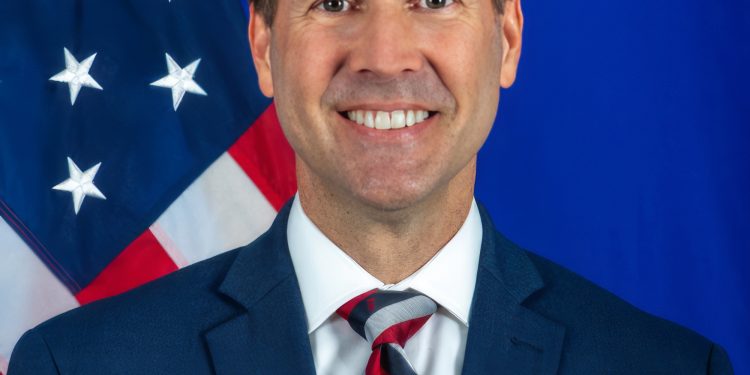 Diplomatie : « L’Amérique est ouverte aux affaires en Guinée », Troy Fitrell, Ambassadeur des États-Unis en Guinée 1 Diplomatie : « L’Amérique est ouverte aux affaires en Guinée », Troy Fitrell, Ambassadeur des États-Unis en Guinée