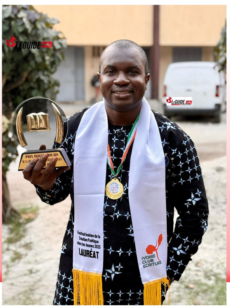 Abidjan : le guinéen Facely Konaté rafle le Prix MILA des Arts Associés 2025 4 FACELY KONATE A ABIDJAN