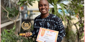 Abidjan : le guinéen Facely Konaté rafle le Prix MILA des Arts Associés 2025