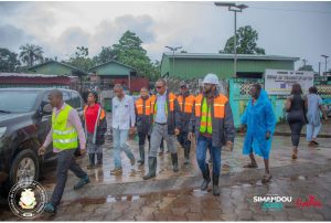 Le ministre de lHydraulique et des Hydrocarbures en visite aux depots dordures dans la capitale