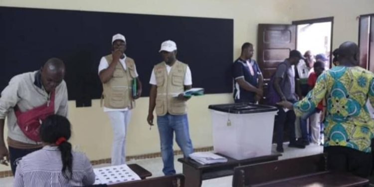 Dogomet (Dabola) : Les membres des bureaux de vote dénoncent le non-paiement intégral de leurs primes 1 Dogomet (Dabola) : Les membres des bureaux de vote dénoncent le non-paiement intégral de leurs primes