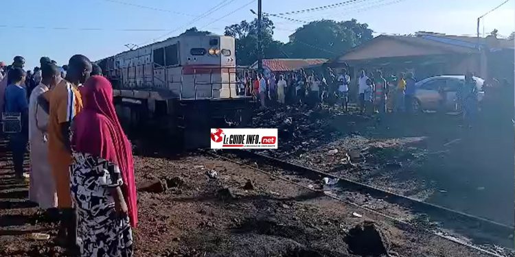 Accident tragique à Conakry : Malgré les cris, une femme fauchée par un train aux rails d'Enco5 1 Accident tragique à Conakry : Malgré les cris, une femme fauchée par un train aux rails d’Enco5