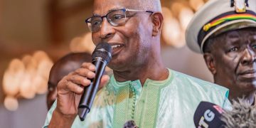 Politique : 𝐊𝐚𝐧𝐤𝐚𝐧 𝐚𝐜𝐜𝐮𝐞𝐢𝐥𝐥𝐞 le Premier Ministre Amadou Oury BAH