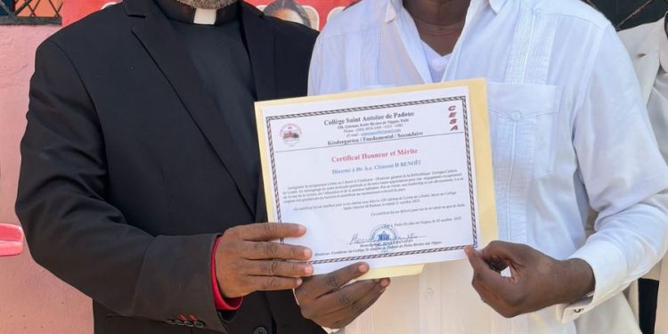 Le Collège Saint- Antoine de Padoue de Petite - Rivière de Nippes honore Clément II BENOÎT 1 Le Collège Saint- Antoine de Padoue de Petite – Rivière de Nippes honore Clément II BENOÎT