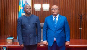 RDC-Assemblée Nationale : Aimé Boji Sangara nouveau président du bureau de la chambre basse du parlement 2 A.I Tshilumbayi Isaac Jean Claude president sortant a gauche et Aime Boji Sangara nouveau president du bureau de la chambre basse du parlement