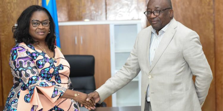 RDC : Clotilde Mutita, nouvelle rapporteure adjointe de l'Assemblée nationale, officiellement installée 1 RDC : Clotilde Mutita, nouvelle rapporteure adjointe de l’Assemblée nationale, officiellement installée