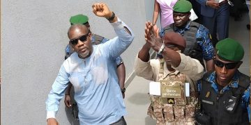 Un an de détention : Le leader Aliou Bah érigé en symbole de résistance contre la « farce électorale » du CNRD.