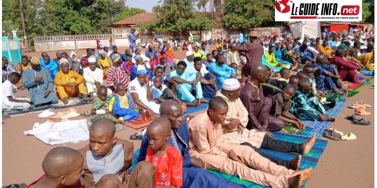Kouroussa : la fête de l’Aïd el-Fitr célébrée dans la ferveur religieuse et la solidarité 1 Kouroussa en fête !