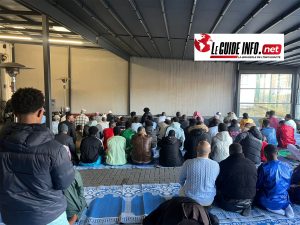 Les fidèles se sont réunis à la mosquée Ali Pasha, située au 199 Hamburger Strasse.