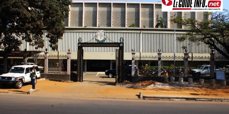 Palais du peuple de Guinée-siège du CNT