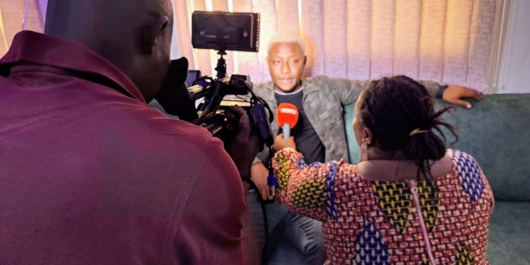 Photo d'archive : Djani Alfa dans les locaux du groupe Hadafo Médias