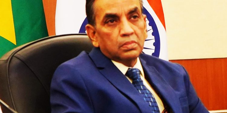 Le Dr Pradeep Kumar Saxena, ancien Commissaire indien aux eaux de l'Indus )