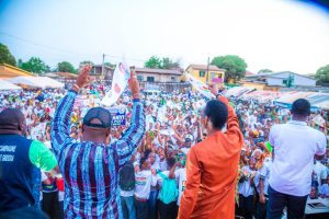 Élections du 31 mai : Raz-de-marée pour l'alliance UMP-GMD à Gbéssia ! 4 « Je me battrai pour les causes de Gbessia et pour l’amélioration des conditions de vie de nos populations », a notamment assuré Dr Dansa Kourouma devant une foule enthousiaste.