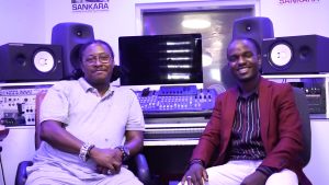 Didier Awadi et Mamoudou Boulléré Diallo dans le studio Sankara à Dakar