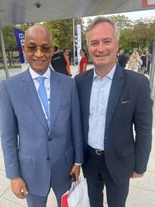 Cellou Dalein Diallo invité à Madrid pour un sommet international sur la gouvernance démocratique 3 Cellou Dalein Diallo avec une autre figure du monde démocratique