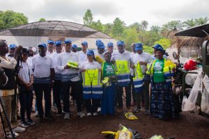 Remise de Don aux cultivateurs de Fotoba