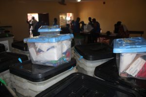 Sangarédi : la compilation des procès-verbaux se déroule dans le calme 6 De urnes dans le centre de compilation de Sangarédi
