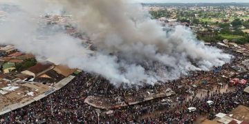 Le grand marché de N'Zérékoré ravagé par les flammes, un bilan matériel catastrophique