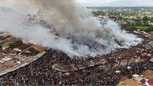 N'Zérékoré sous le choc : le grand marché ravagé par les flammes, un bilan matériel catastrophique 4 Le grand marche de NZerekore ravage par les flammes un bilan materiel catastrophique