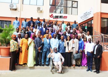 Participants et officiels de la formation sur la donnée avec afrobarometer