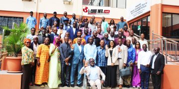 Participants et officiels de la formation sur la donnée avec afrobarometer