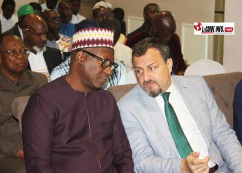 S.E. Tarek CHAZLI, ambassadeur d’Italie en Guinée et Oumar Barry Secrataire Génréral du Ministère de l'Agriculture